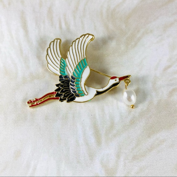 Beautiful little Japanese crane pin with a dangling Pearl in his beak. - Picture 3 of 3